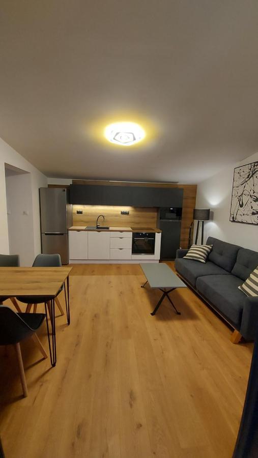 Apartman Cassovia Holcikovce Luaran gambar