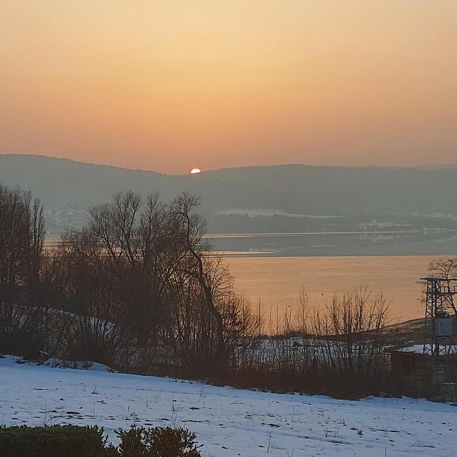 Apartman Cassovia Holcikovce Luaran gambar