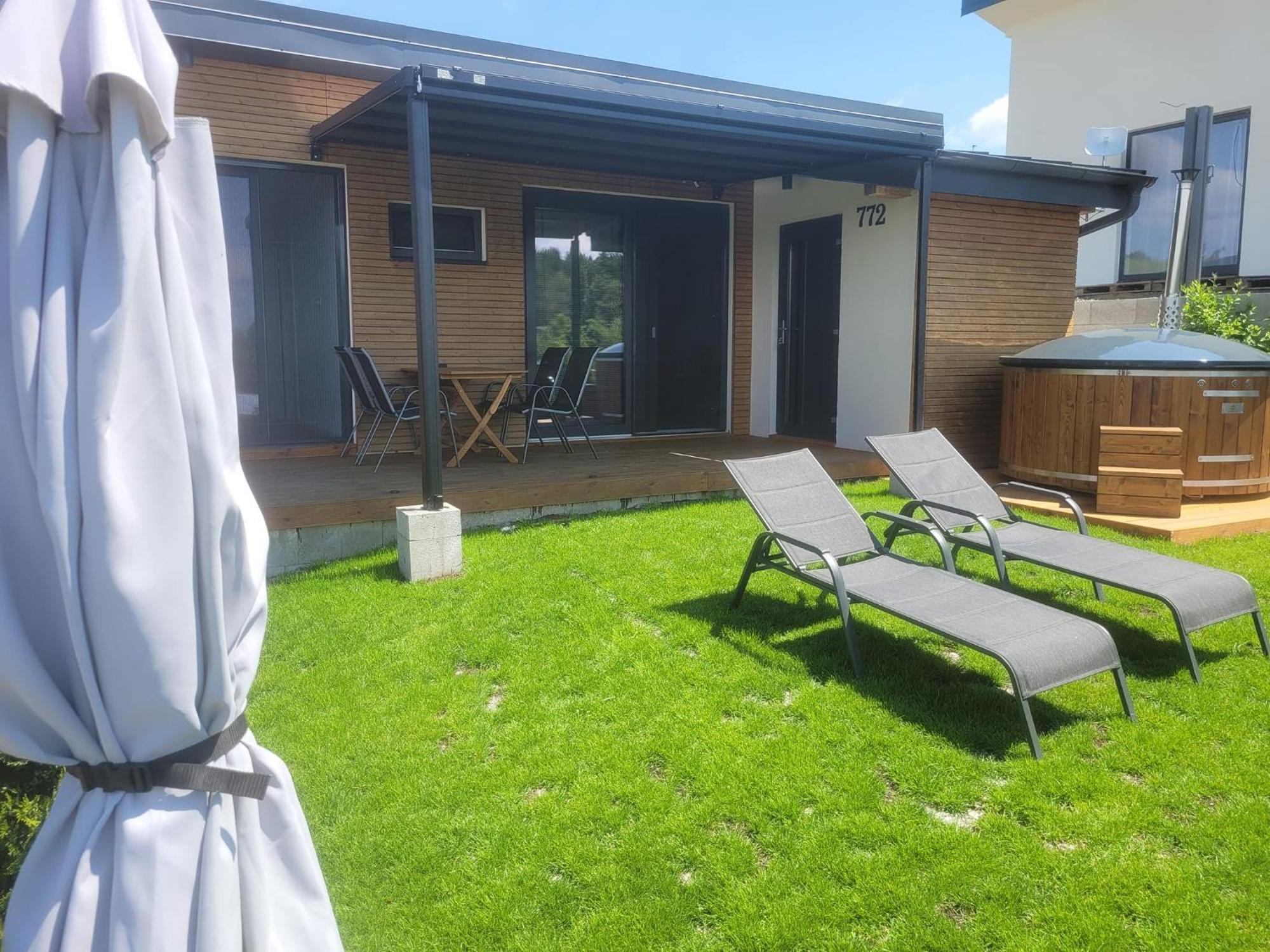Apartman Cassovia Holcikovce Luaran gambar